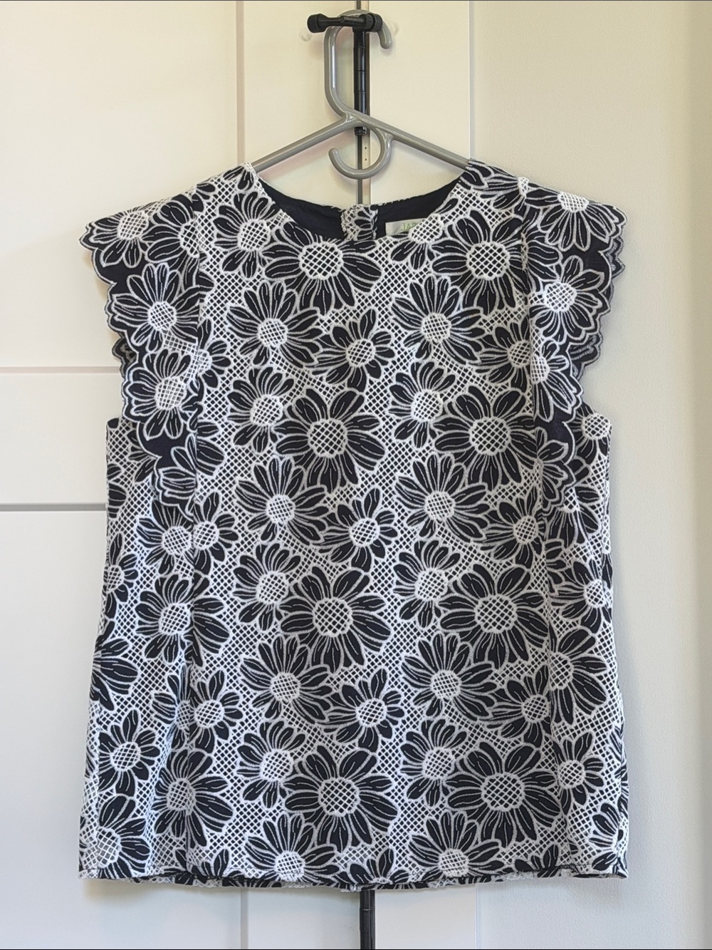 Jade Navy & White Floral Lace Sleeveless Shell